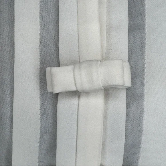 White House Black Market Bow Button up Dressy Blouse Business Casual Shirt Top M - Picture 4 of 9